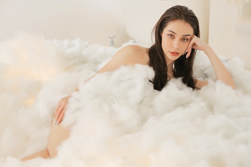 MLee tự lật tẩy sự thật về cảnh tắm bọt xà phòng trong MV Cá Cắn Câu - Hình 4