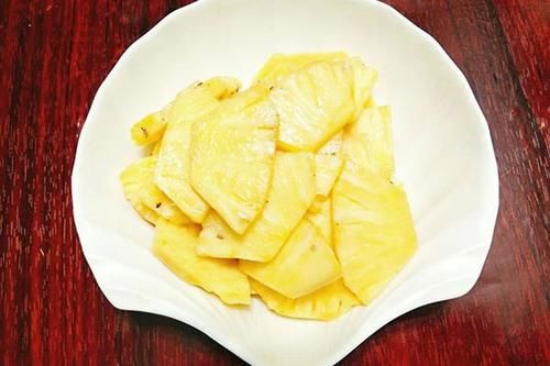 Món ngon cuối tuần: Cách làm sườn non kho dứa ngon bá cháy - Hình 2