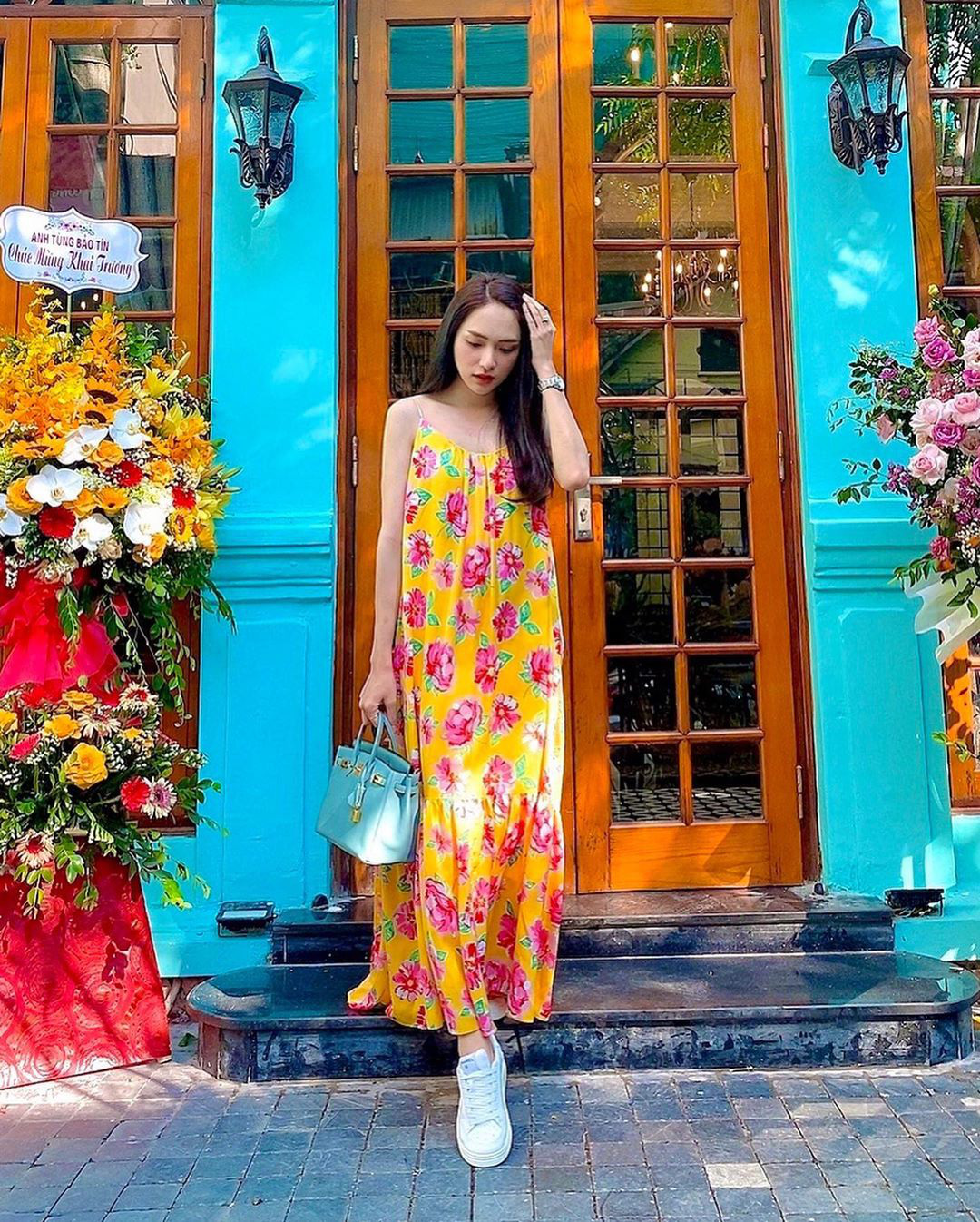 Một nàng Hậu thời thượng sang chảnh chuyên dát đồ hiệu - Hình 4