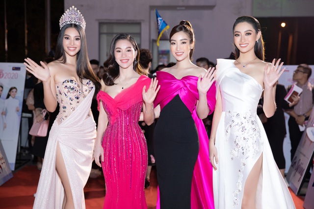 Phương Nga - Bình An sánh đôi trên thảm đỏ Hoa hậu Việt Nam 2020 - Hình 6