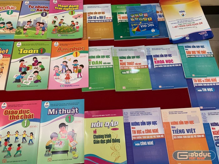 Sách giáo khoa nặng, đã có sách tham khảo, bổ trợ và dạy thêm - học thêm - Hình 1