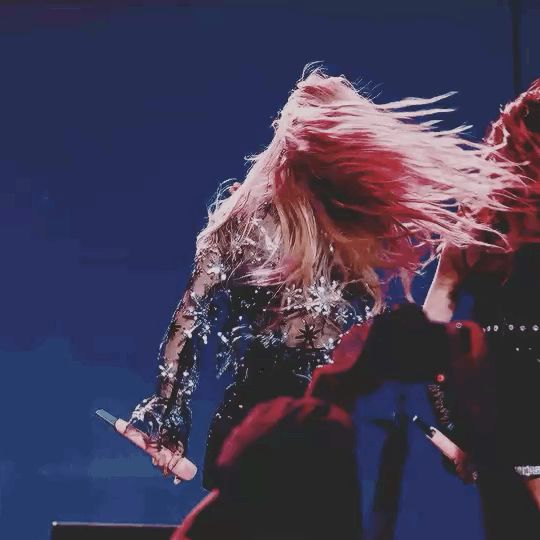 2 fancam huyền thoại của Rosé (BLACKPINK): Kho.e bod.y đỉnh cao ở Nhật nhưng đến Coachella mới đạt đẳng cấp nữ thần - Hình 4