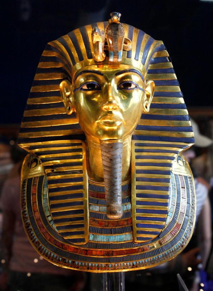Open the lid of Egypt's most famous coffin, suddenly see what's inside - Photo 10
