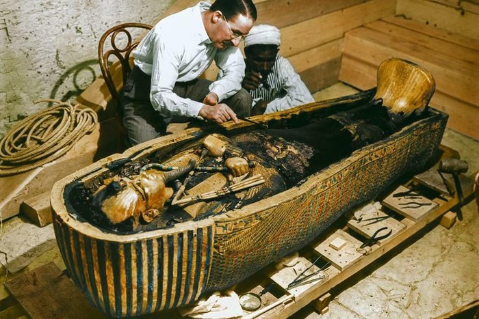 Open the lid of Egypt's most famous coffin, suddenly see what's inside - Photo 4