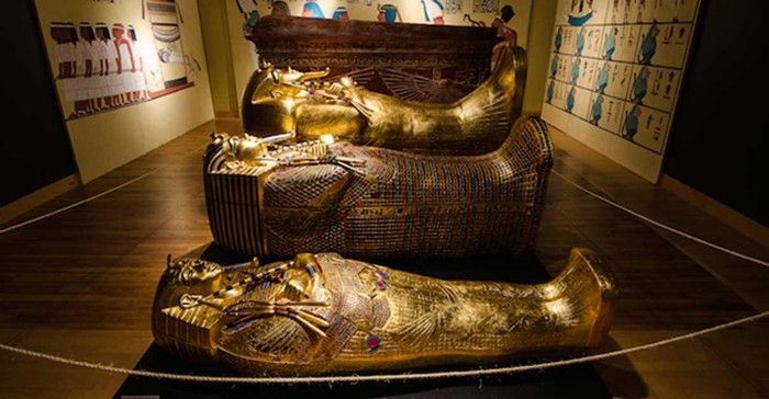 Open the lid of Egypt's most famous coffin, suddenly see what's inside - Photo 2