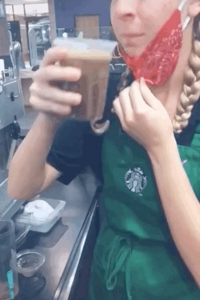 Hoang mang về clip nhân viên Starbucks nhổ lại đồ uống vào ly của khách sau khi nếm thử - Hình 3