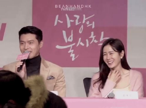 Khui lại khoảnh khắc Son Ye Jin định đán.h yêu Hyun Bin ở họp báo Hạ Cánh Nơi Anh nhưng rụt lại, dấy lên chi tiết đáng nghi? - Hình 3