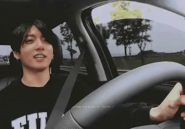 Jungkook đúng là có họ với thần may mắn, muốn gì được nấy trên mọi mặt trận! - Hình 2