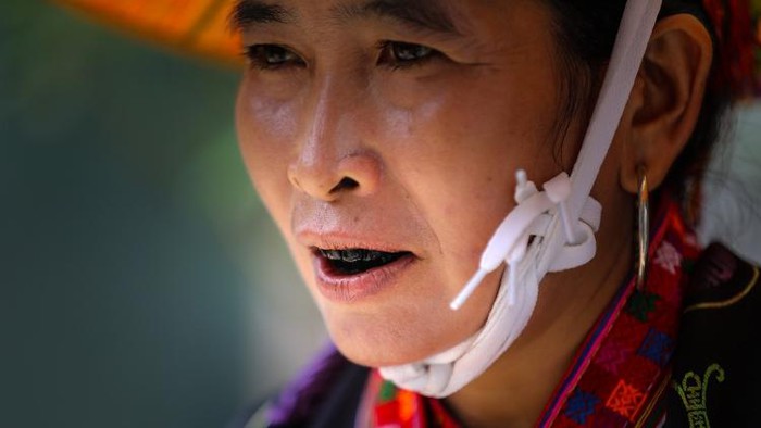 Tục nhuộm răng đen của phụ nữ Việt 