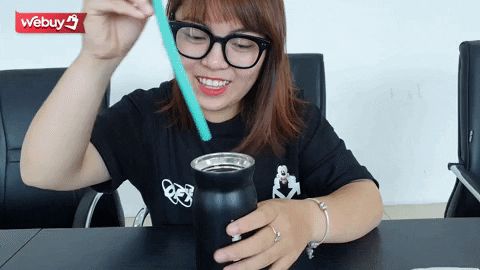 Ống hút tái sử dụng Starbucks đang gây sốt: Đeo như vòng tay được luôn nhưng gây tò mò nhất là cách để cọ rửa - Hình 6