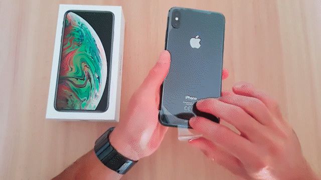 Sau video unbox iPhone 12, cư dân mạng soi ra chi tiết thú vị liên quan đến thông điệp bảo vệ môi trường của Apple - Hình 1