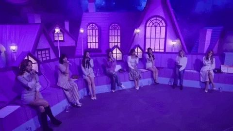 TWICE hát ca khúc mới trong album tặng fan dịp 5 năm debut nhưng lại bị netizen chê live dở, nghe thôi mà cũng thấy... hồi hộp - Hình 2