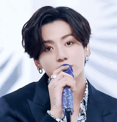 Hoàng tử rợi lệ mới của showbiz Hàn, Jungkook nên đi đóng phim thôi - Hình 9