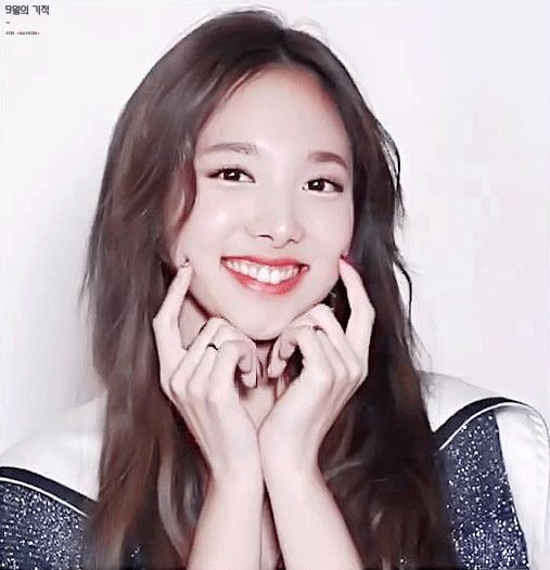 Giờ mới để ý visual dàn chị cả girlgroup Kpop: Taeyeon - Irene hack tuổ.i khó tin, Jisoo (BLACKPINK) đúng chuẩn Hoa hậu Hàn - Hình 3