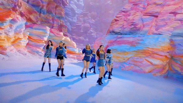 BLACKPINK có video tập nhảy siêu ngang ngược: View 24 giờ cao hơn MV mới của TWICE, lượt xem hàng ngày cho Ice Cream ngửi khói - Hình 3