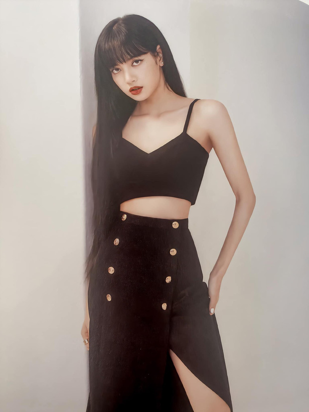 Stylist BlackPink và những lần cắt xén áo váy của Lisa  2sao