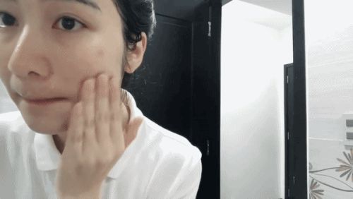 Học Hòa Minzy cách đuổi sạch mụn nhờ skincare hơn 1 tiếng mỗi ngày - Hình 9