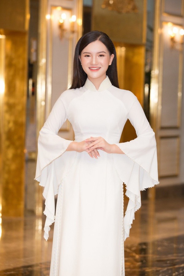 Nữ sinh 2K2 sở hữu nụ cười rạng rỡ vào Bán kết Hoa hậu Việt Nam - Hình 6