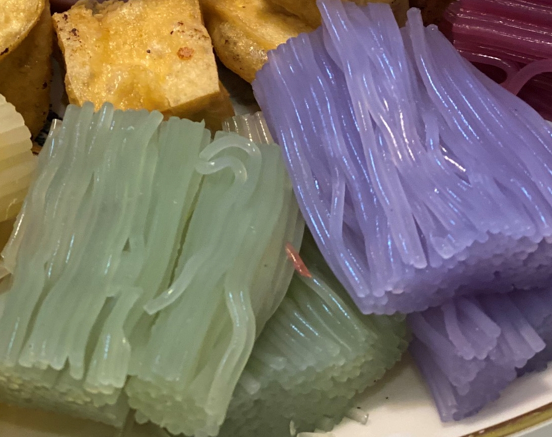 Ăn thử bún đậu mắm tôm phiên bản... cầu vồng: 10 điểm ngoại hình, 9 điểm healthy còn hương vị mỗi người một ý - Hình 9