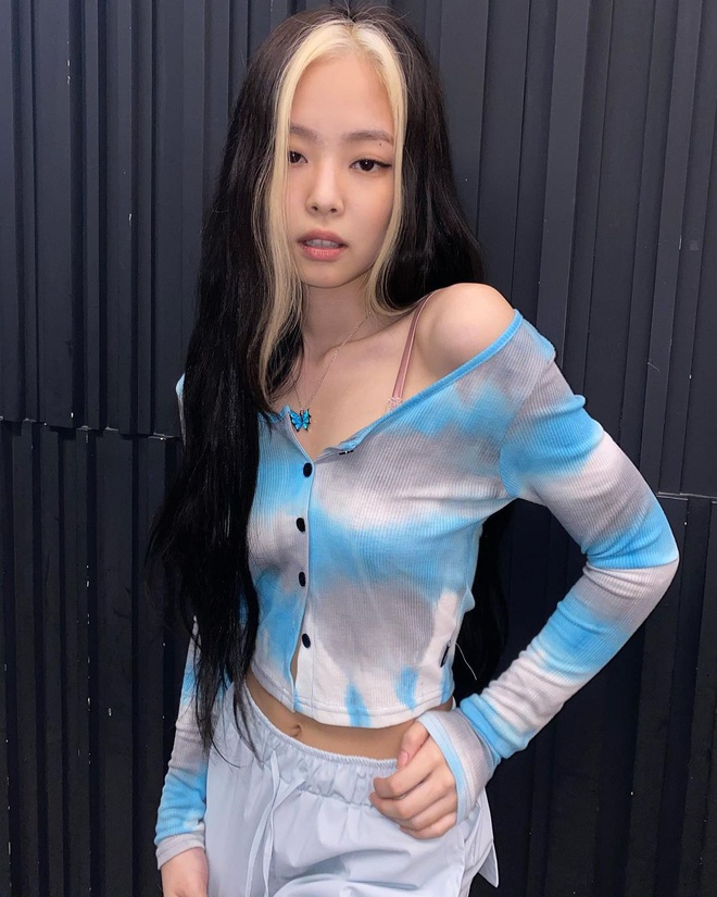 BlackPink chuộng mặc áo len đổi màu - Hình 1