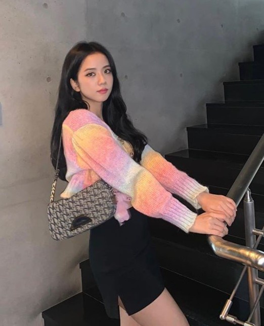 BlackPink chuộng mặc áo len đổi màu - Hình 4