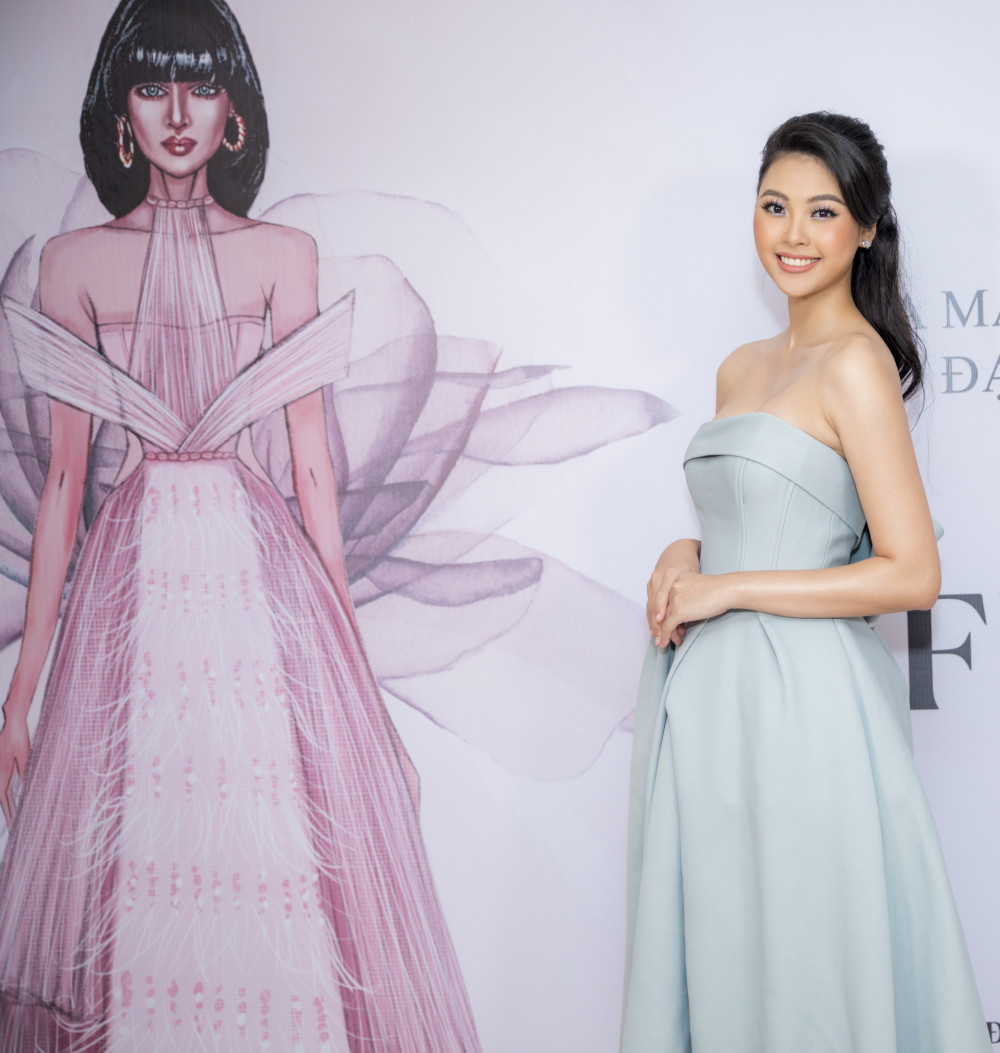 Cận cảnh bộ váy đạt Kỷ lục Việt Nam - Hình 2