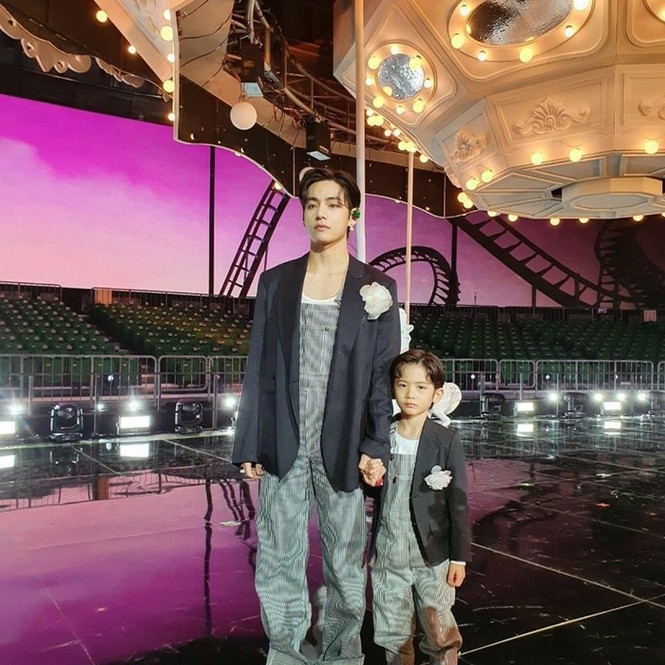 Không phải V (BTS) hay Sơn Tùng M-TP, Vương Nhất Bác mới là người đầu tiên mặc set đồ này - Hình 7