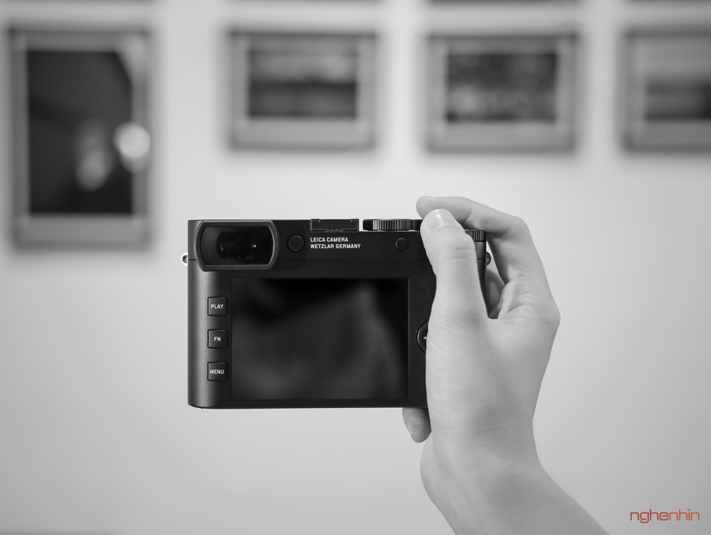 Khui hộp Leica Q2 Monochrom tại Việt Nam giá 155 triệu - Hình 16