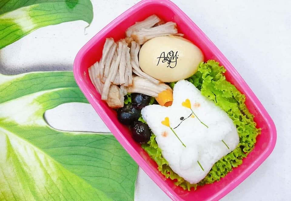 Mẹ Sài Gòn khéo tay làm hộp cơm cho con, bé kén ăn bỗng ăn thun thút - Hình 11