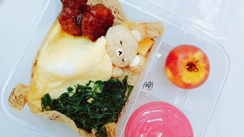 Mẹ Sài Gòn khéo tay làm hộp cơm cho con, bé kén ăn bỗng ăn thun thút - Hình 3