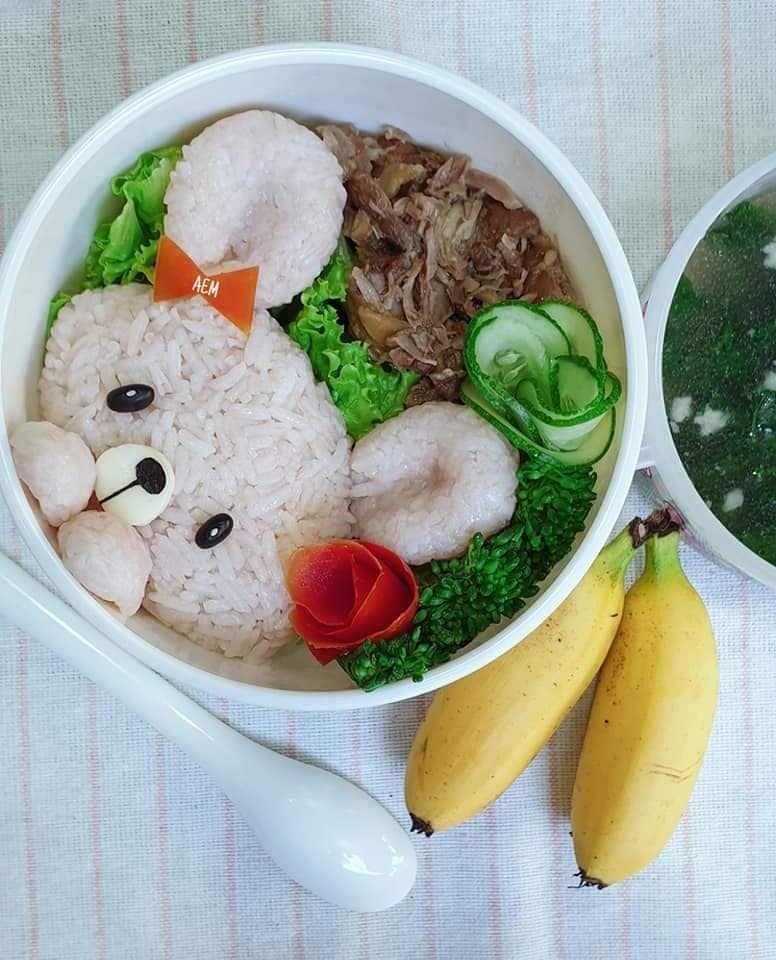 Mẹ Sài Gòn khéo tay làm hộp cơm cho con, bé kén ăn bỗng ăn thun thút - Hình 13