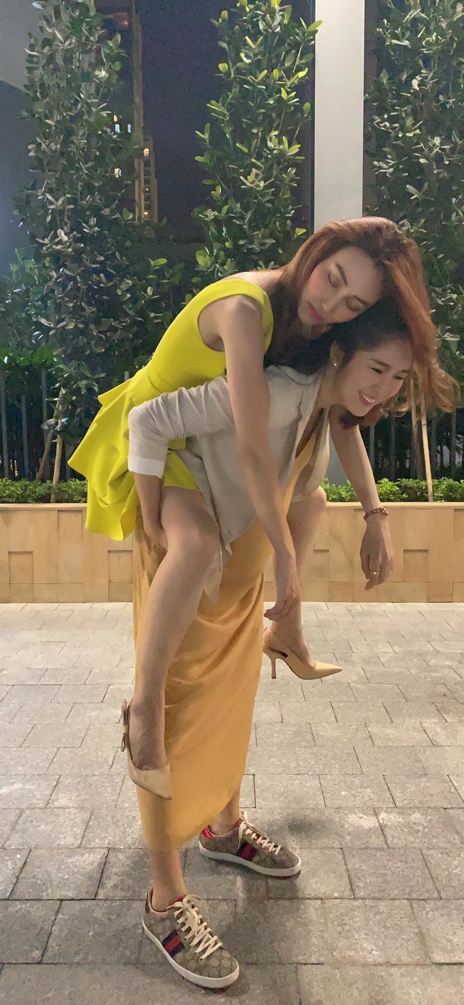 Ngân Khánh đi dự tiệc với Lê Phương: Lúc đi hết mình, lúc về hết hồn - Hình 3