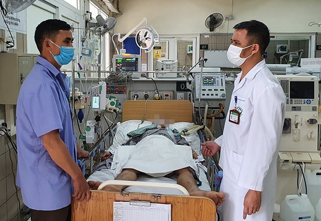 Người đàn ông 32 tuổi hôn mê sâu, nguy kịch sau bữa nhậu với rượu, thịt chó - Hình 1