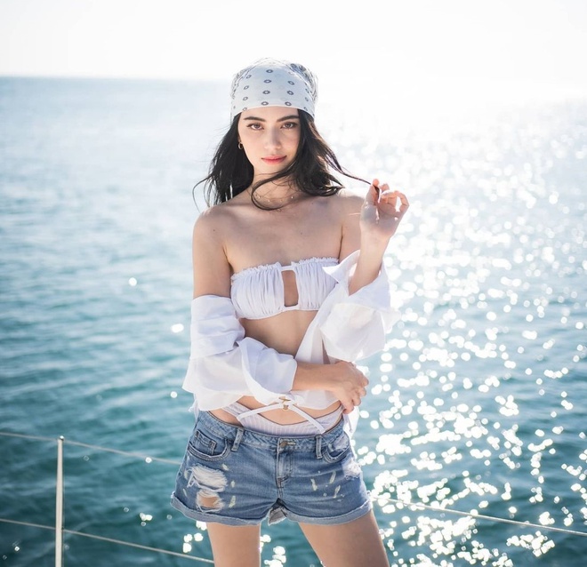 Người yêu Sơn Tùng MTP mặc bikini hư hỏng giống Ngọc Trinh, được 1 triệu like - Hình 3