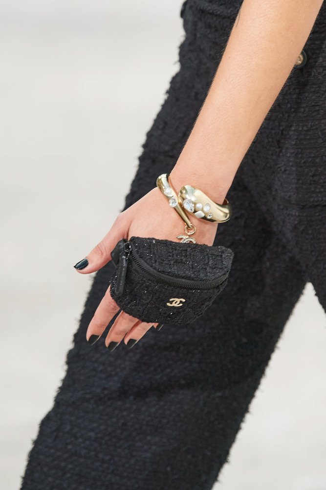 Những chiếc túi tí hon hứa hẹn vạn người mê của Chanel - Hình 4