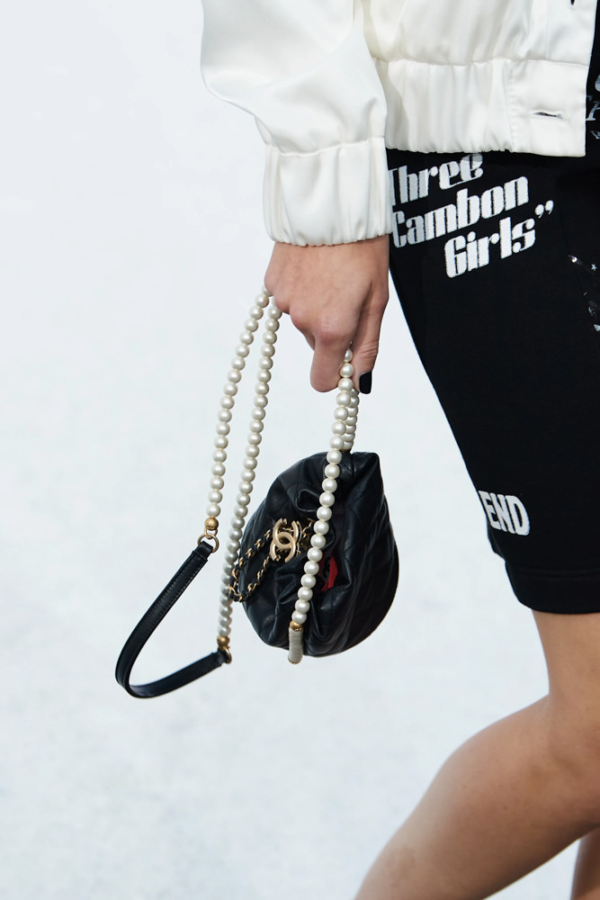 Những chiếc túi tí hon hứa hẹn vạn người mê của Chanel - Hình 1