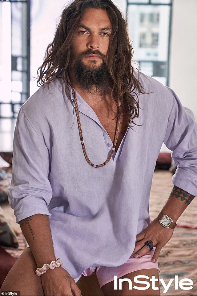 Vua thủy tề Jason Momoa tiết lộ mê màu hồng và từng sống trong nợ nần - Hình 3