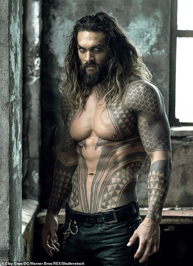 Vua thủy tề Jason Momoa tiết lộ mê màu hồng và từng sống trong nợ nần - Hình 7
