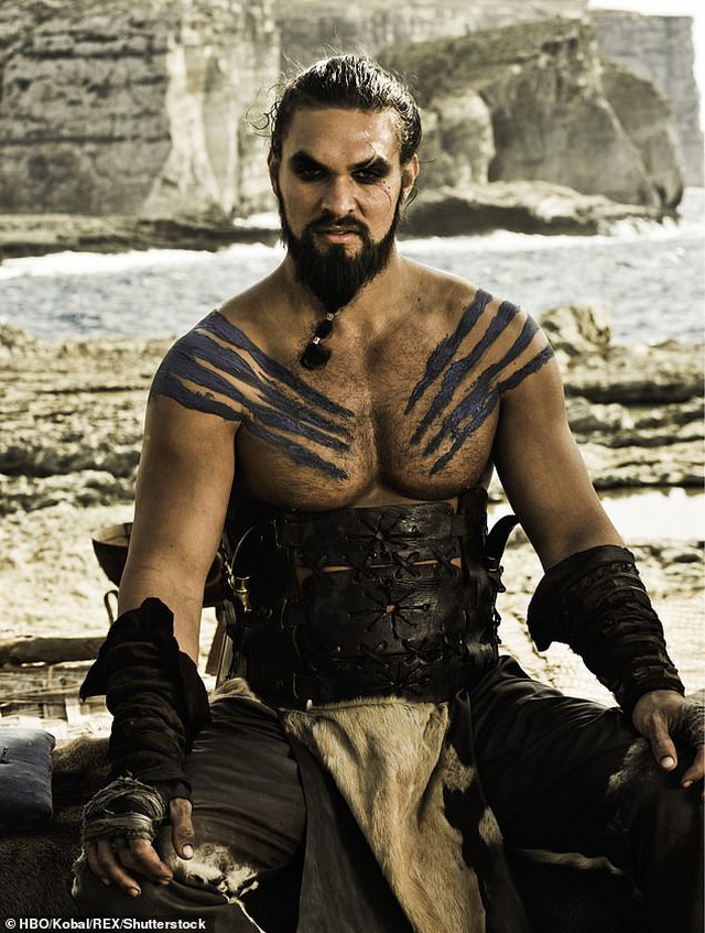 Water king Jason Momoa revealed that he loves the color pink and used to live in debt - Picture 2