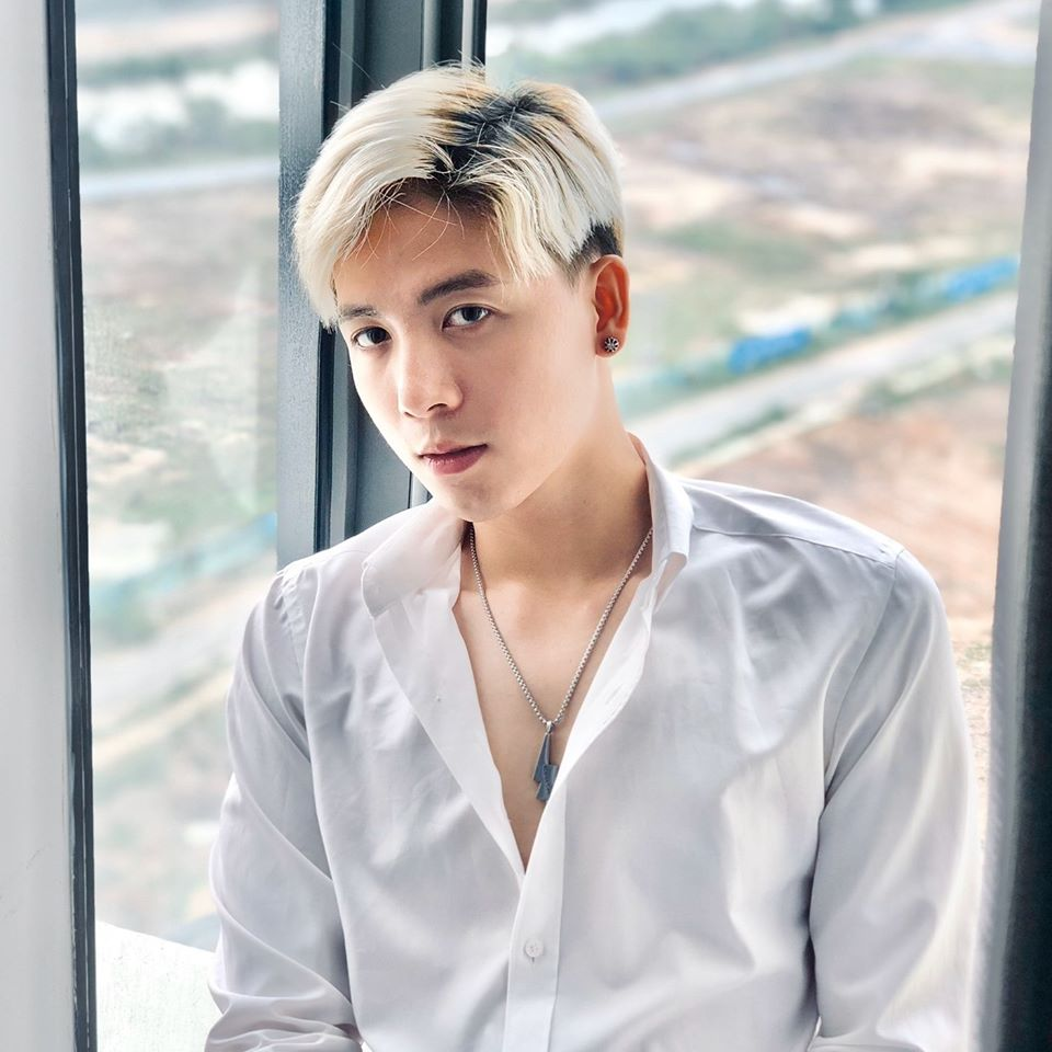 Hot Tiktoker Bo Bắp Chuyển mình từ hot boy thế giới ảo sang nghiệp cầm mic - Hình 1