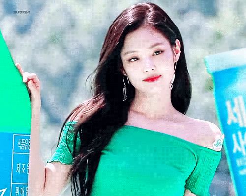 Knet phát cuồng vì bờ vai móc áo đẹp khó tin của Jennie (BLACKPINK): Bảo sao mặc gì cũng đỉnh, ảnh kém chất lượng dìm không nổi - Hình 6