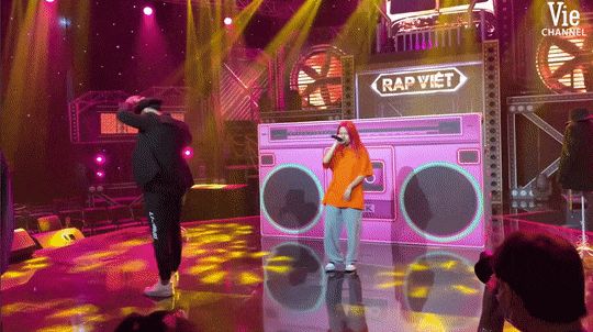 Hết thuộc bài hơn cả MCK, thánh ăn cẩu lương GDucky còn làm dancer cho Tlinh - Hình 2