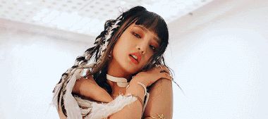 6 nữ idol bên ngoài lạnh như băng nhưng bên trong lại đáng yêu hệt em bé - Hình 9