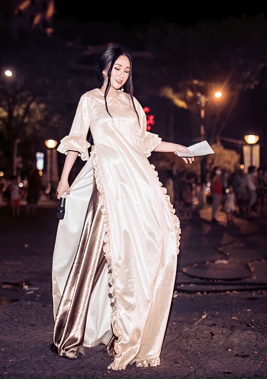 Nguyễn Trần Huyền Trang bất ngờ gây chú ý với phong cách thời trang đa dạng và ấn tượng - Hình 18