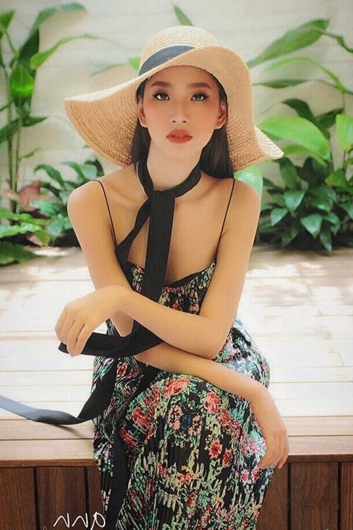 Gu mặc gợi cảm của thí sinh Hoa hậu Việt Nam - Hình 2