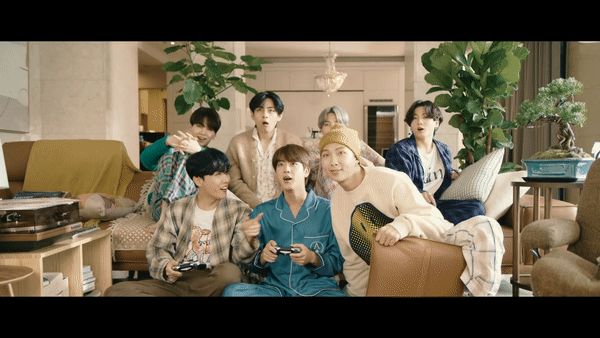 Netizen phản ứng về bài mới của BTS: Nghe cứ tưởng b-side nhưng hay miễn bàn, đến non-fan cũng phải trầm trồ khen ngợi! - Hình 4