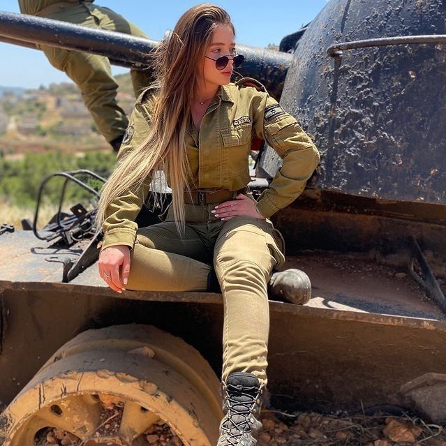4 bóng hồng quân ngũ Israel là người mẫu, hot girl - Hình 6