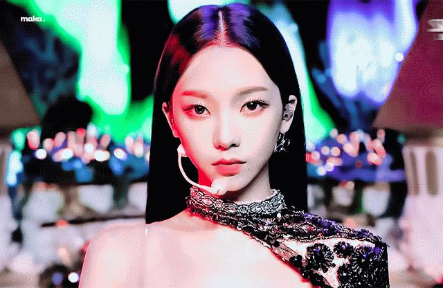 Center nói xấu EXO và BLACKPINK bỗng nổi như cồn nhờ... bờ vai móc áo mỹ miều, Jennie cuối cùng đã có đối thủ xứng tầm? - Hình 2