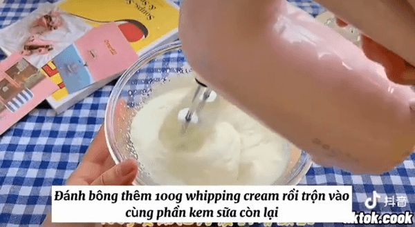 Kem trứng muối béo ngậy và thơm lừng từng gây sốt hóa ra cách làm siêu đơn giản, tranh thủ trời chưa lạnh các chị em cùng trổ tài thôi - Hình 4