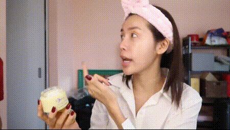 Ngã ngửa với cách review skincare lầy lội của Minh Tú, tưởng chừng vô lý nhưng lại hợp lý không tưởng! - Hình 3